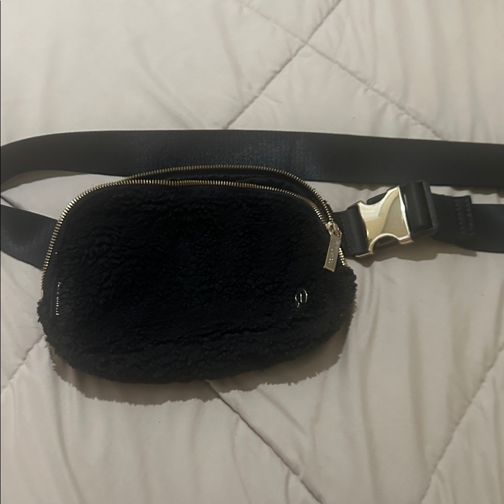 Lululemon Black Fleece Bag with Gold Zipper